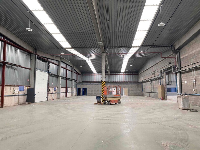 Industriel dans Leganés, Madrid à louer - Photo du bâtiment - Image 2 de 8