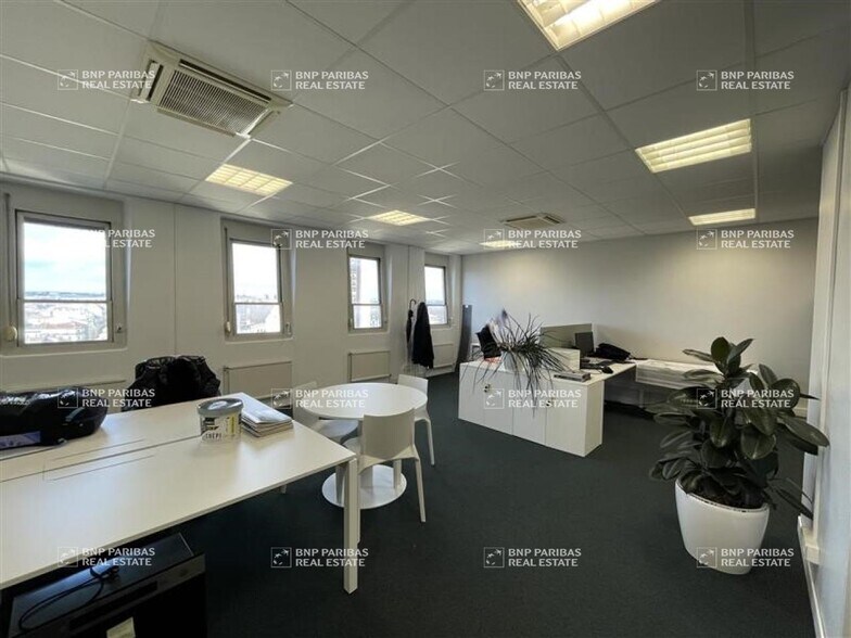 Bureau dans Montpellier à louer - Photo du bâtiment - Image 3 de 14