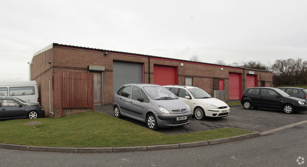 Farrington Ct, Burnley for lease - Primary Photo - Image 1 of 4