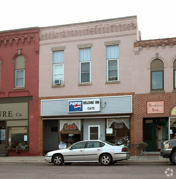 205 S Main St, Le Sueur, MN à vendre - Photo du bâtiment - Image 2 de 21