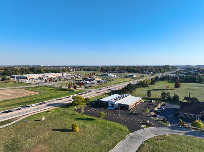 2126 N Perryville Rd, Rockford, IL à louer - Photo du bâtiment - Image 3 de 7