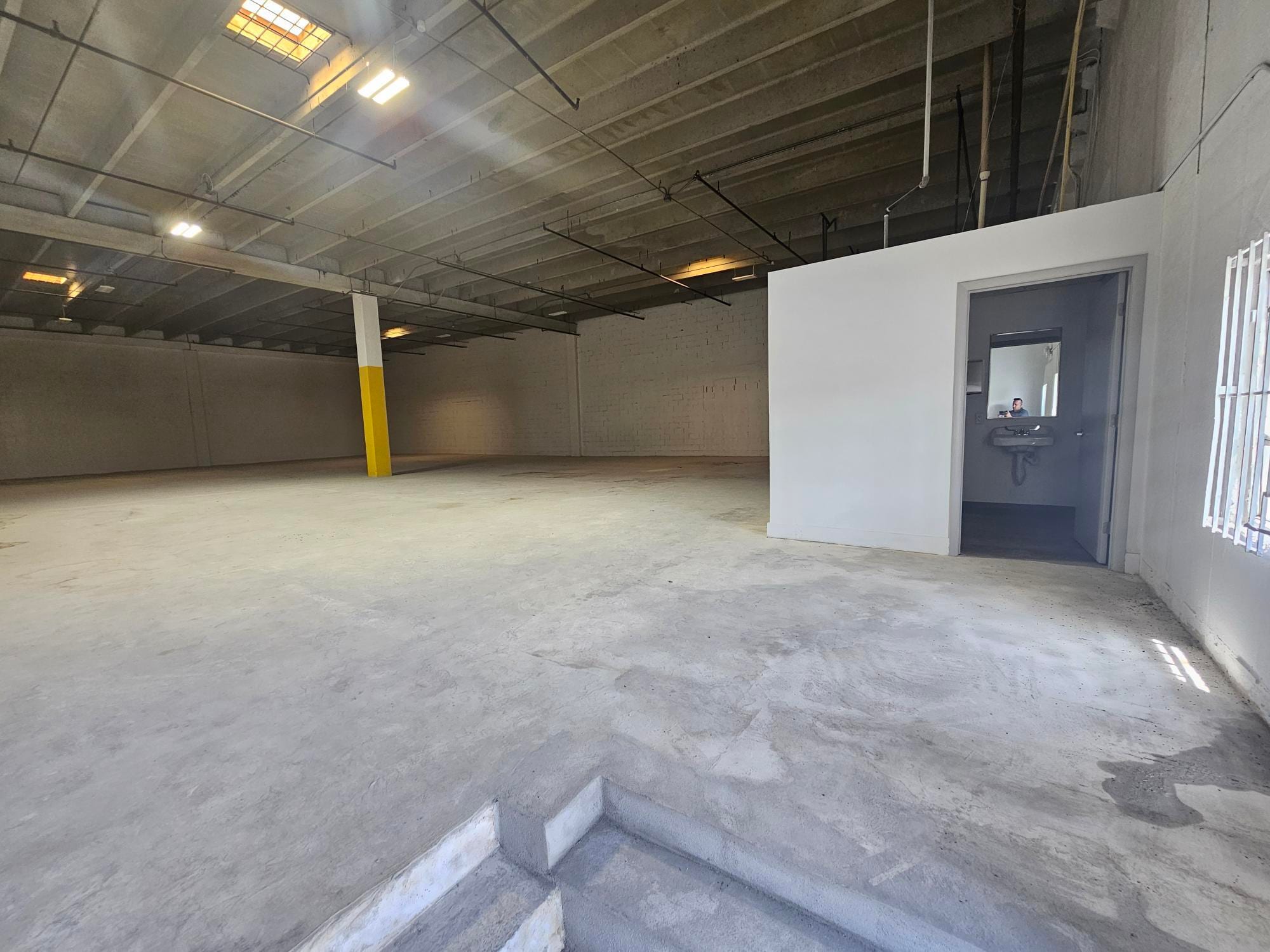 7212-7282 NW 33rd St, Miami, FL à louer Photo intérieure- Image 1 de 4