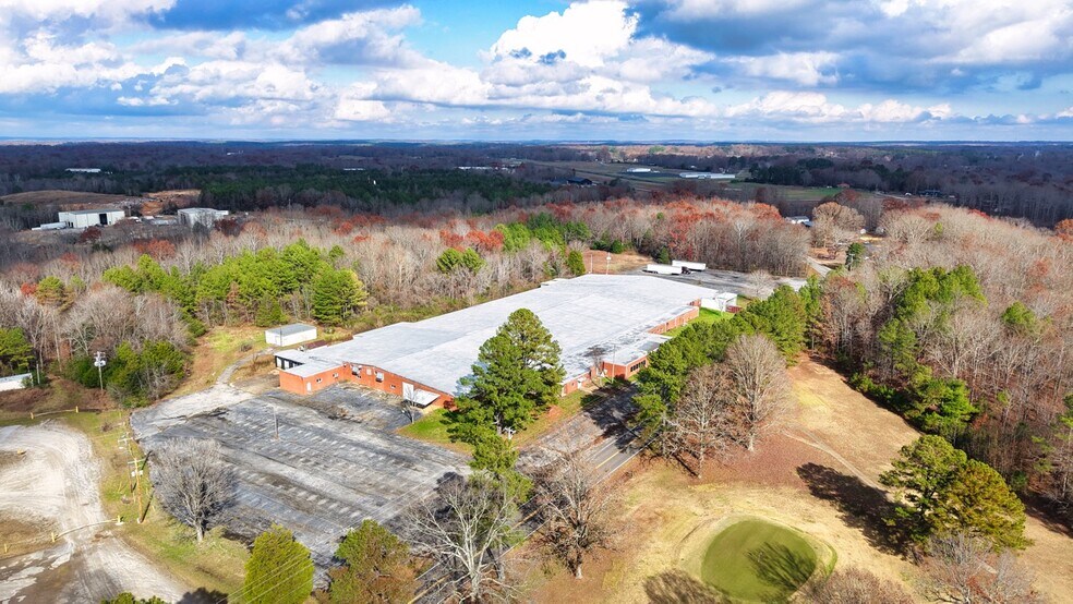 2292 Skyview Dr, Centerville, TN à vendre - Photo du bâtiment - Image 3 de 6