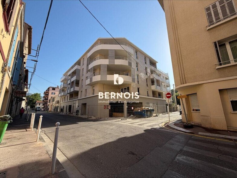 Retail in Toulon for sale - Building Photo - Image 3 of 4