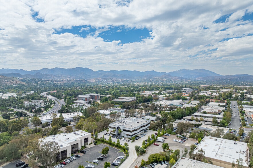 5707 Corsa Ave, Westlake Village, CA for sale - Building Photo - Image 3 of 8