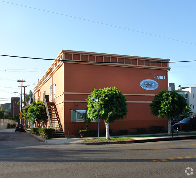 2321 Abbot Kinney Blvd, Venice, CA for sale - Building Photo - Image 2 of 2