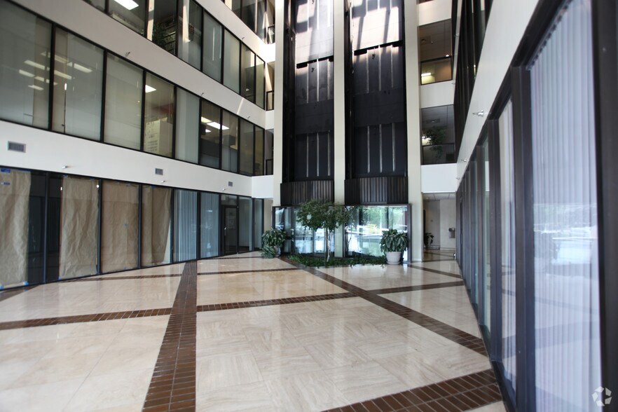 2439 manhattan Blvd, Harvey, LA à louer - Photo du bâtiment - Image 3 de 19