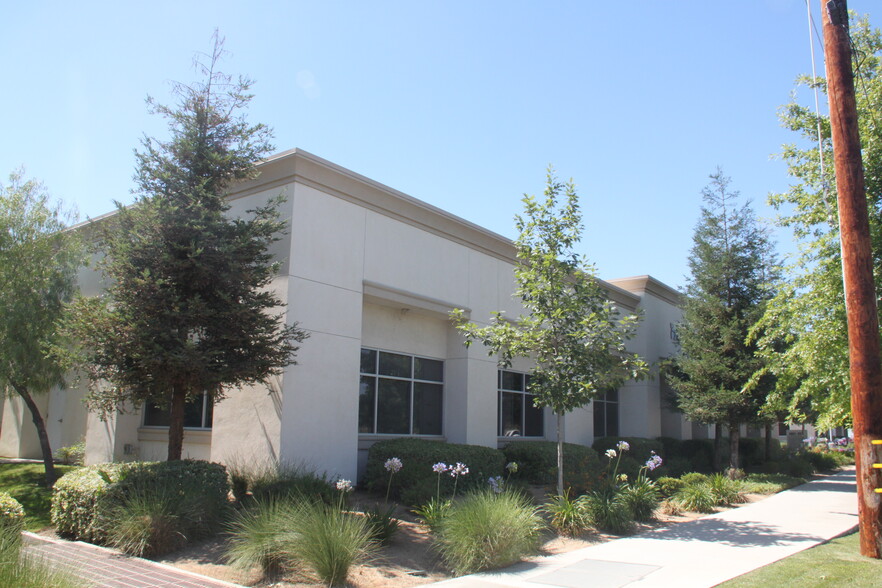 4927 Calloway Dr, Bakersfield, CA for lease - Building Photo - Image 2 of 5