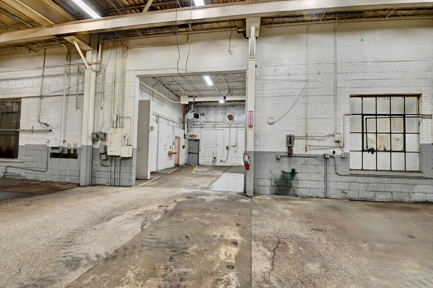 96 E Miller Ave, Akron, OH à vendre - Photo du bâtiment - Image 3 de 27