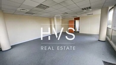 Office in Aix-en-Provence for lease Interior Photo- Image 2 of 5