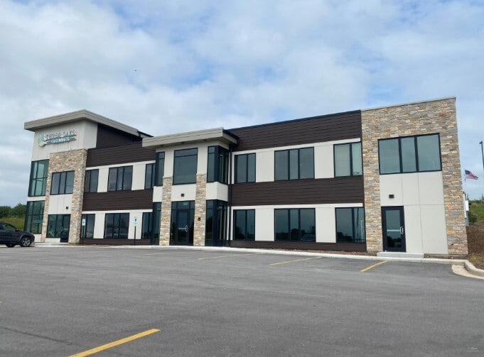 5 Hartwig Dr, Johnson Creek, WI for lease - Building Photo - Image 1 of 1