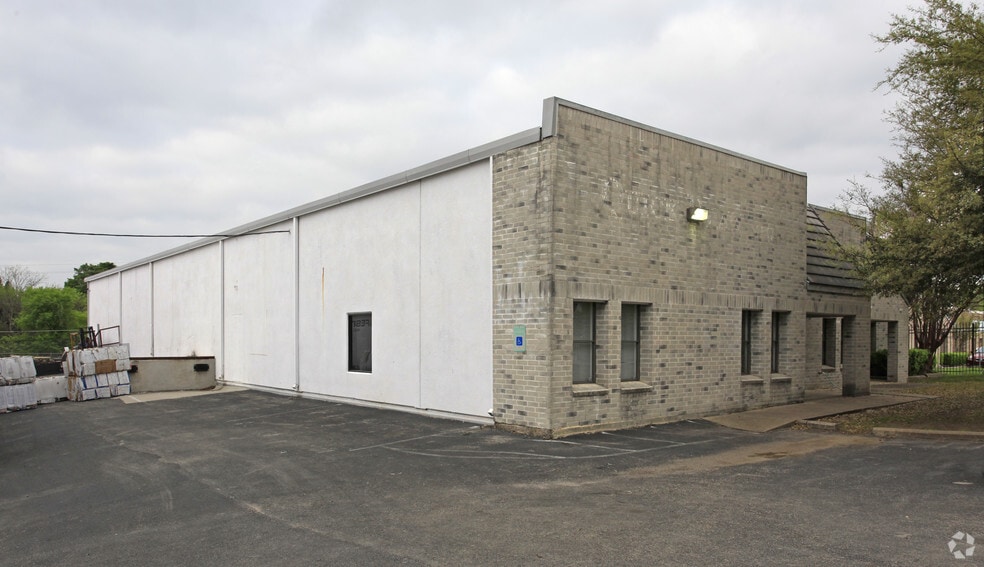 4803 Commercial Park Dr, Austin, TX for lease - Building Photo - Image 1 of 2