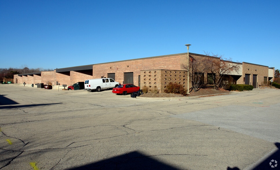 245 W Roosevelt Rd, West Chicago, IL à louer - Photo du bâtiment - Image 3 de 4