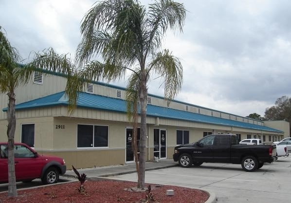 2911 Dusa Dr, Melbourne, FL for sale - Building Photo - Image 3 of 7