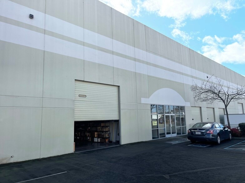 256 Sutton Pl, Santa Rosa, CA for lease - Building Photo - Image 3 of 4