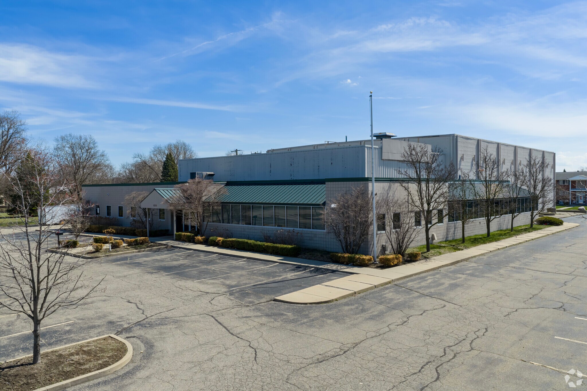 8220 Irving Rd, Sterling Heights, MI à vendre Photo principale- Image 1 de 6
