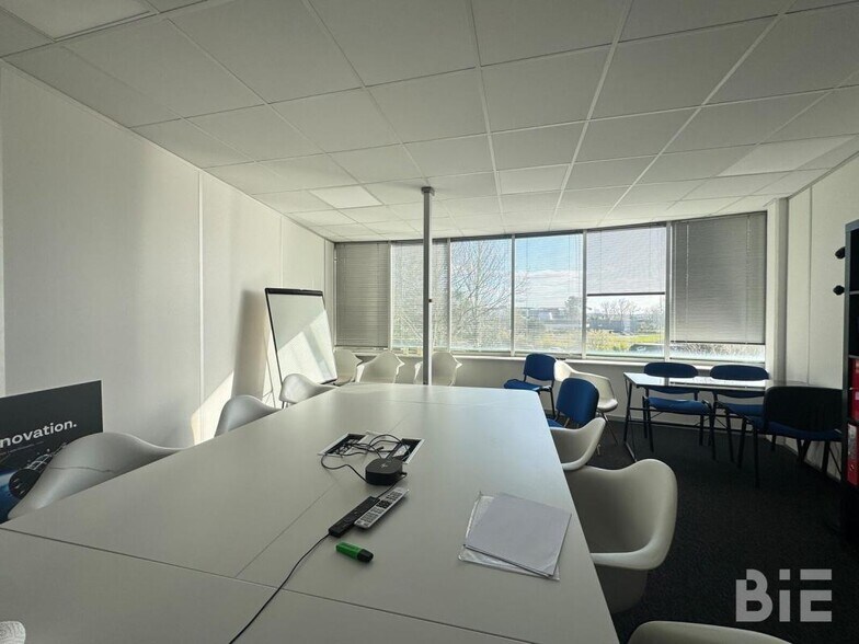 Office in Mérignac for lease - Interior Photo - Image 2 of 8
