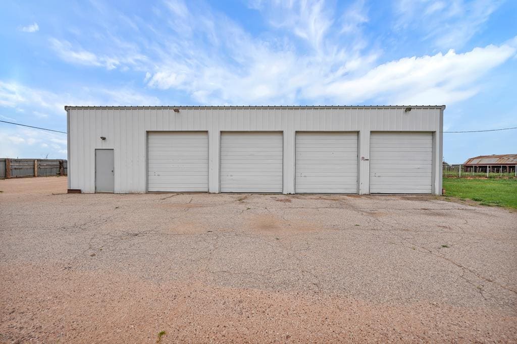 1418 W County Road 140, Midland, TX for lease Interior Photo- Image 1 of 12