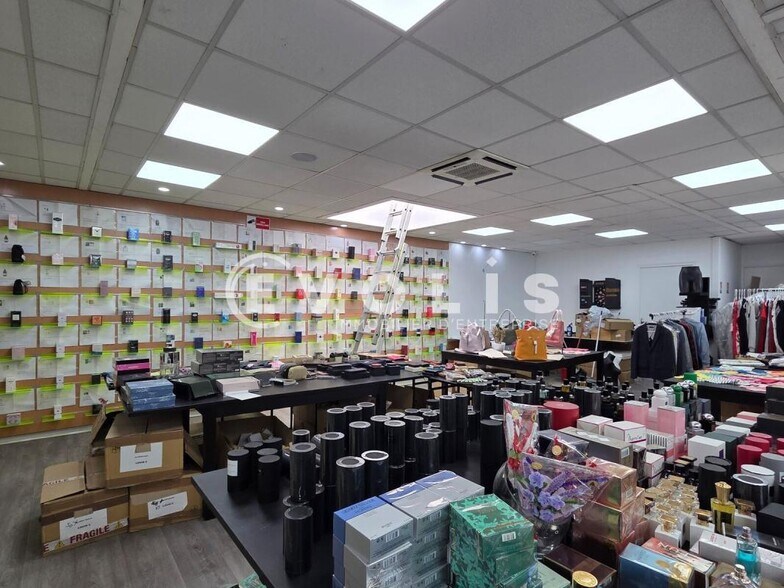 Flex in Choisy Le Roi for sale - Interior Photo - Image 2 of 8