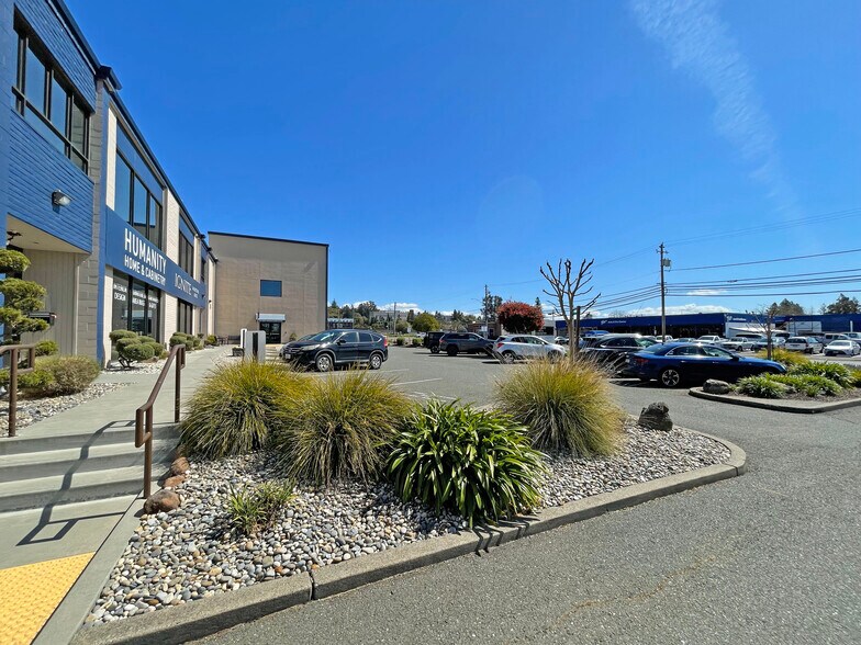 3201 Cleveland Ave, Santa Rosa, CA à vendre - Photo du bâtiment - Image 3 de 50