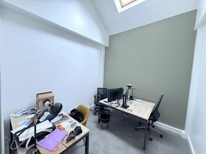 Bureau dans Versailles à louer - Photo intérieure - Image 3 de 12