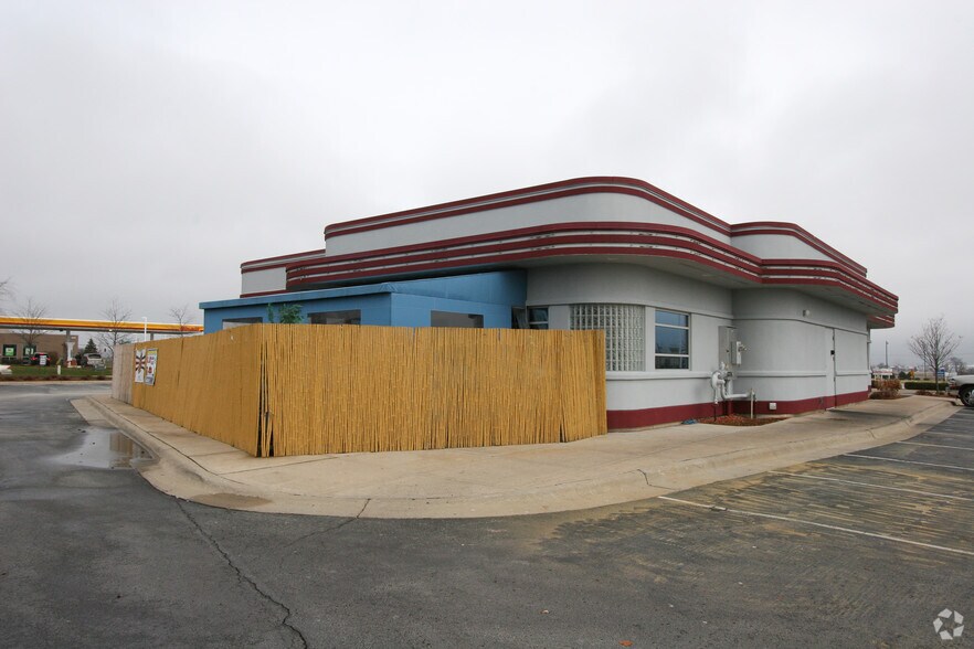 3870 N Perryville Rd, Rockford, IL à louer - Photo du bâtiment - Image 3 de 3