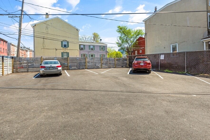 200-204 W Marshall St, Norristown, PA à louer - Photo du bâtiment - Image 3 de 15