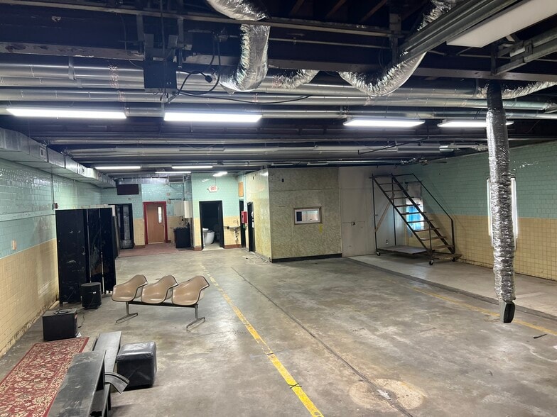 3840 Bladensburg Rd, Brentwood, MD for sale - Building Photo - Image 3 of 14