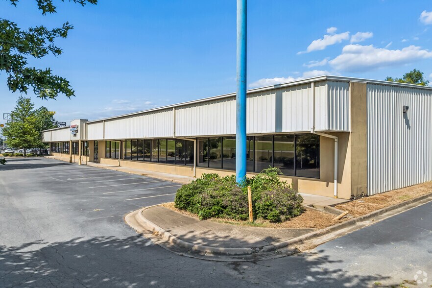 6527 Warden Rd, North Little Rock, AR à vendre - Photo du bâtiment - Image 1 de 17