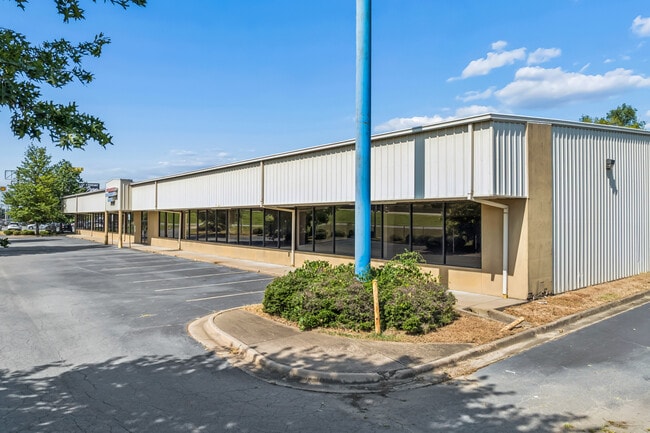 More details for 6527 Warden Rd, North Little Rock, AR - Retail for Auction