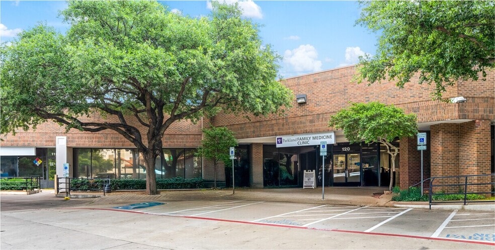 7920 Elmbrook Dr, Dallas, TX for lease - Building Photo - Image 2 of 16