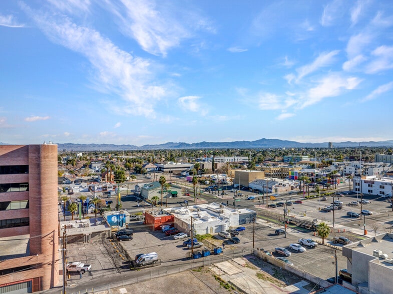 616-628 S. Las Vegas blvd, Las Vegas, NV for lease - Building Photo - Image 2 of 7