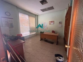 Retail in València, Valencia for lease Interior Photo- Image 2 of 5