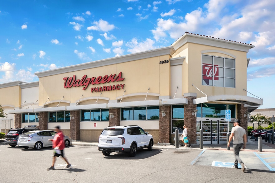 4935 Warner Ave, Huntington Beach, CA for sale - Building Photo - Image 3 of 5