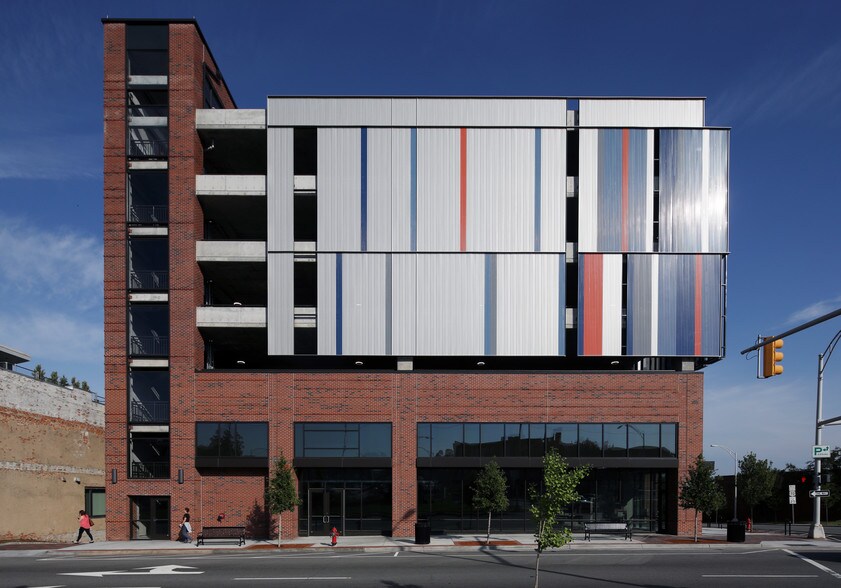105 W Morgan St, Durham, NC à louer - Photo du bâtiment - Image 2 de 9