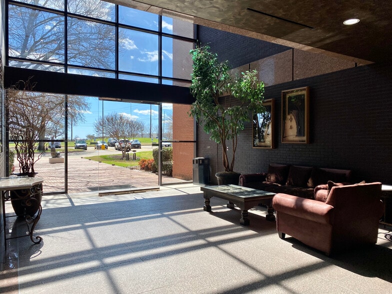 3700 River Walk Dr, Flower Mound, TX à louer - Photo du bâtiment - Image 3 de 13