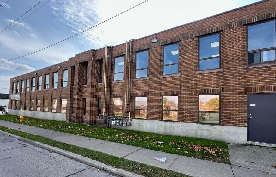 50 Niagara St, St Catharines, ON à louer - Photo du bâtiment - Image 1 de 11