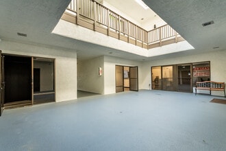 501 W Channel Islands Blvd, Port Hueneme, CA à louer Photo intérieure- Image 1 de 6