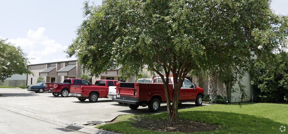 200-210 Pailet Dr, Harvey, LA à louer - Photo du bâtiment - Image 3 de 4