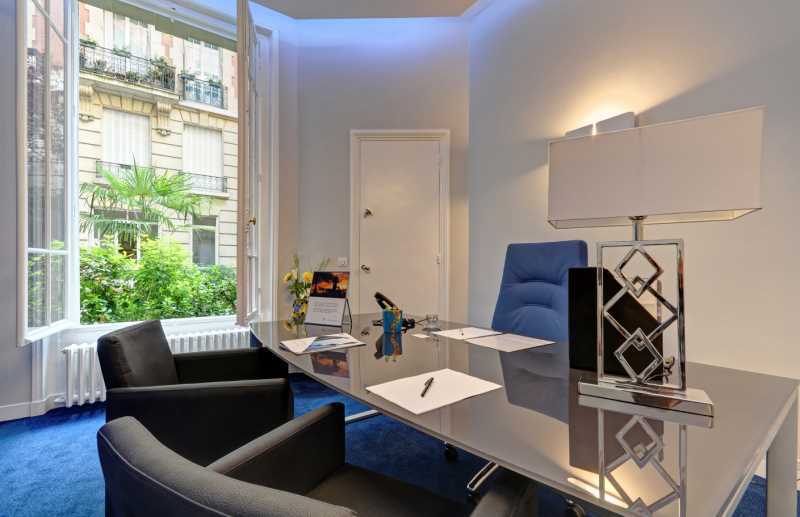 88-90 Avenue Niel, Paris à vendre - Photo du bâtiment - Image 3 de 22
