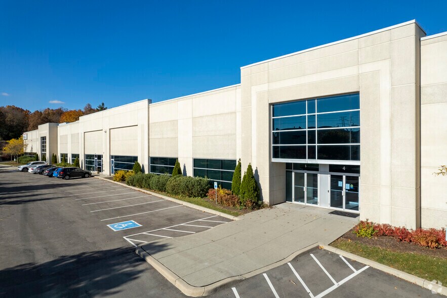 1549 Yorkton Ct, Burlington, ON à louer - Photo du bâtiment - Image 3 de 5