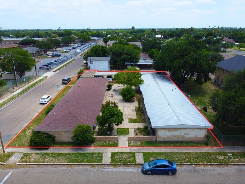 Mission portefeuille de 4 propriétés à vendre sur LoopNet.ca - Photo du bâtiment - Image 3 de 5