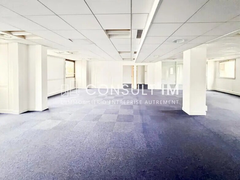 Office in Boulogne-Billancourt for lease - Interior Photo - Image 3 of 7