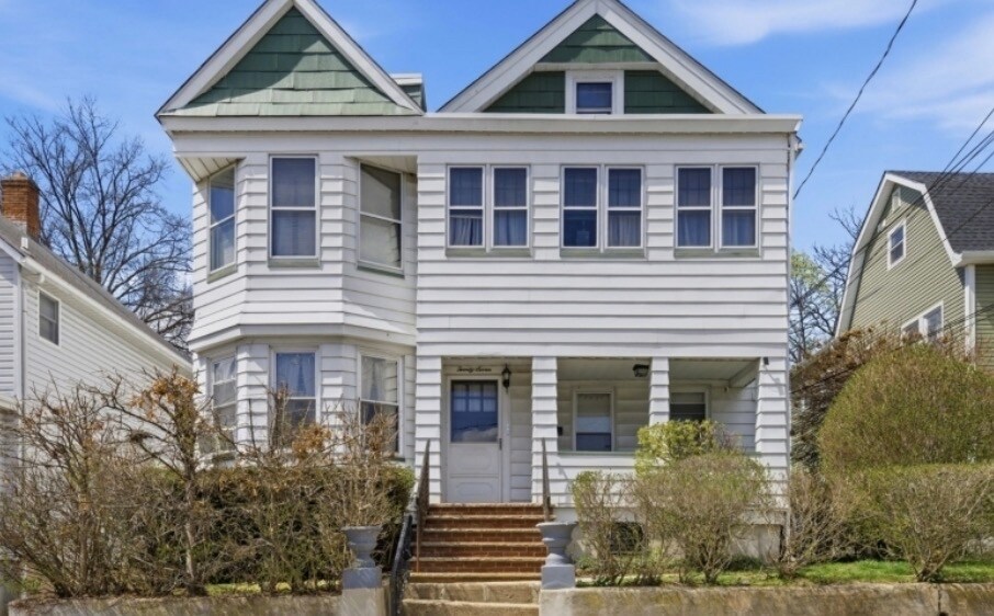 27 Longview St, West Orange, NJ à vendre - Photo du bâtiment - Image 1 de 3