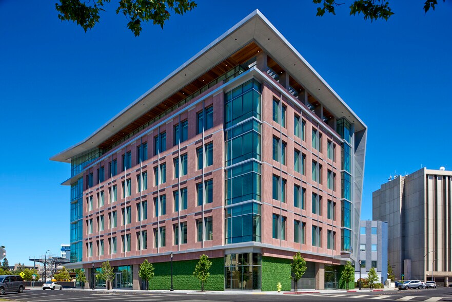 550 Allerton St, Redwood City, CA à louer - Photo du bâtiment - Image 2 de 5