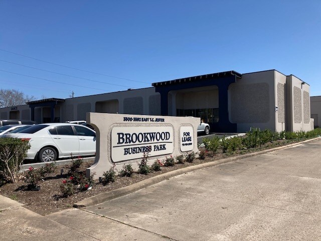 3572-3580 E TC Jester Blvd, Houston, TX à louer - Photo du bâtiment - Image 3 de 10