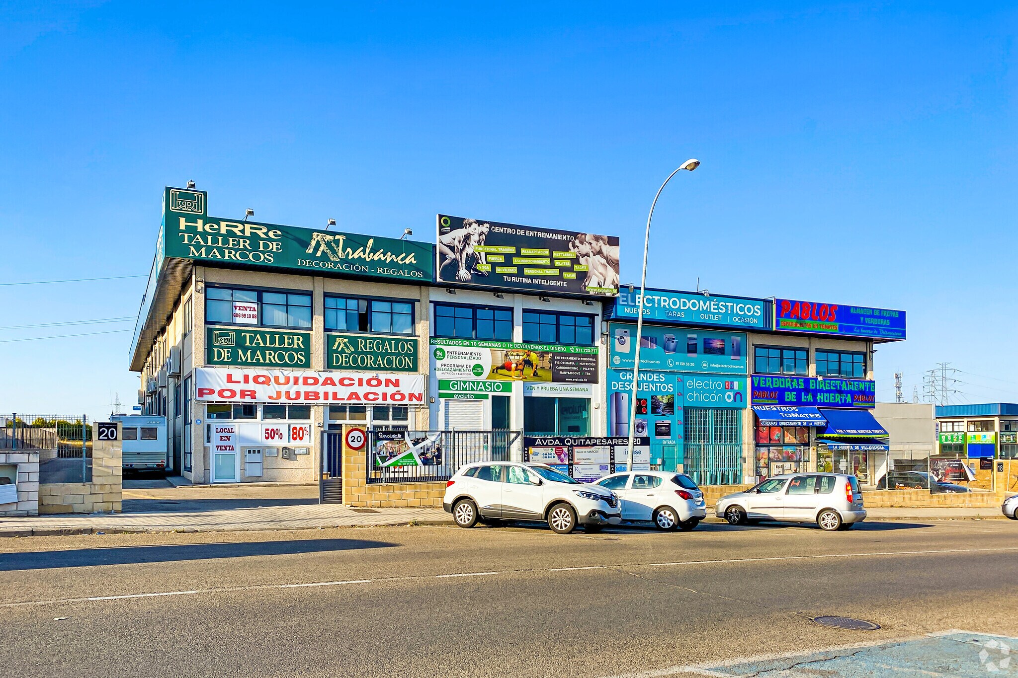 Calle Quitapesares, 20 local 42 B, Villaviciosa de Odón, Madrid à vendre Photo du bâtiment- Image 1 de 6