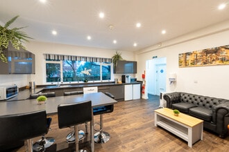 1A Bromley Ln, Chislehurst for lease Interior Photo- Image 2 of 9