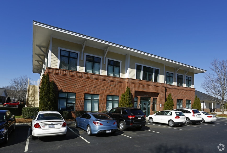 10224 Hickorywood Hill Ave, Huntersville, NC for sale - Building Photo - Image 1 of 15
