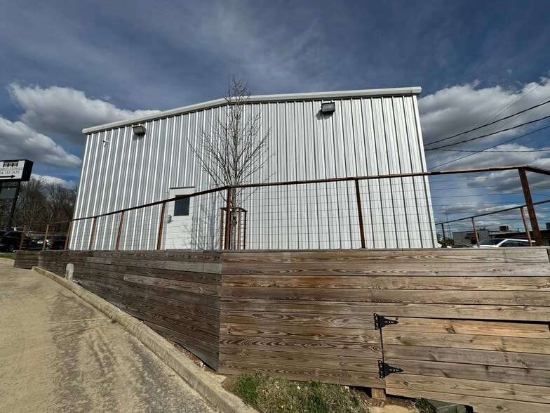 1130 Chattahoochee Ave NW, Atlanta, GA for lease - Building Photo - Image 3 of 27
